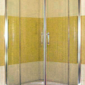 BOX SEMICIRCULAR VIDRIO TEMPLADO TRASLUCIDA CROMO CON BASE 15CM 90X90 GORENA